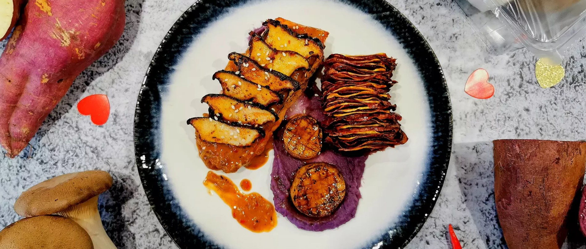 ZALMFILET, ERYNGII SINT-JAKOBSSCHELPEN MET M. ZOETE AARDAPPELPAVÉ & PUREE (VALENTIJNSSTIJL)