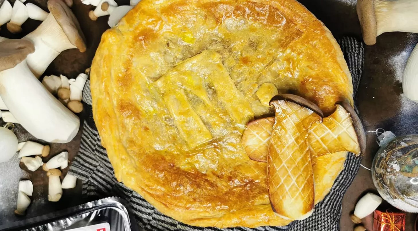 M. ERYNGII PIE (CHRISTMAS STYLE)