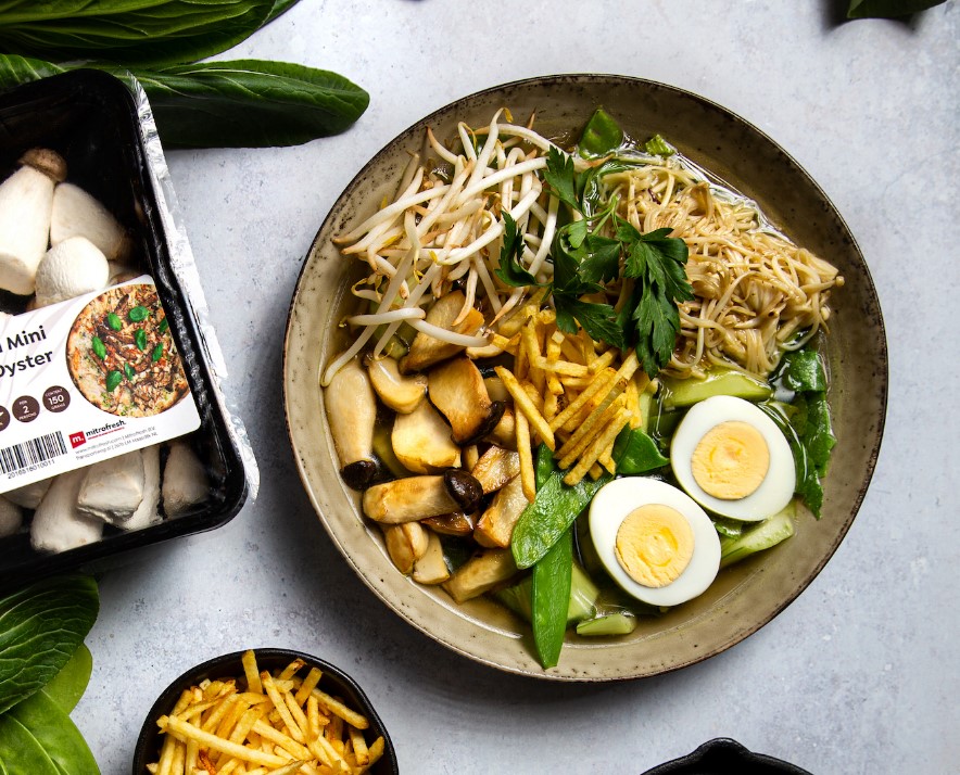 SAOTO SOUP WITH M. MINI ERYNGII, M. ENOKI OR SHIMEJI