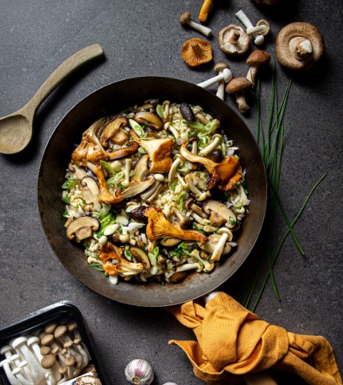 RISOTTO MET M. SHIITAKE, M. CANTHARELLEN & M. SHIMEJI